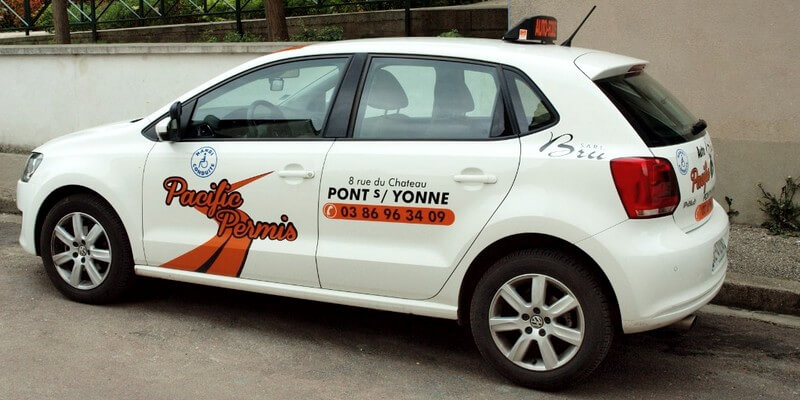 Voiture d'une auto école